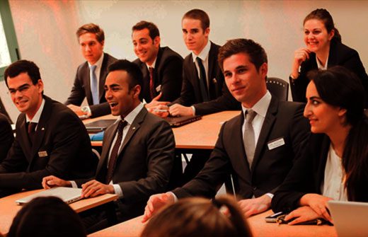 alt text Diploma in Hotel Management - Les Roches Classroom Banner